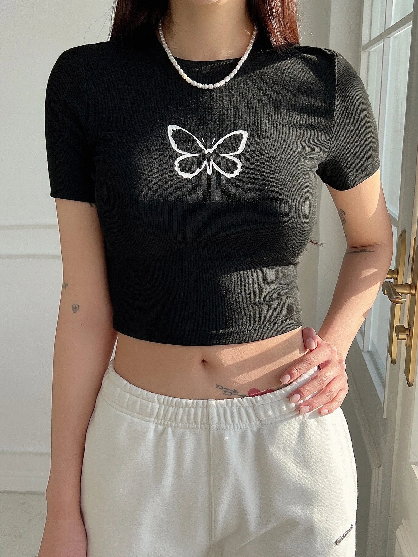 DAZY Butterfly Print Crop Tee shein