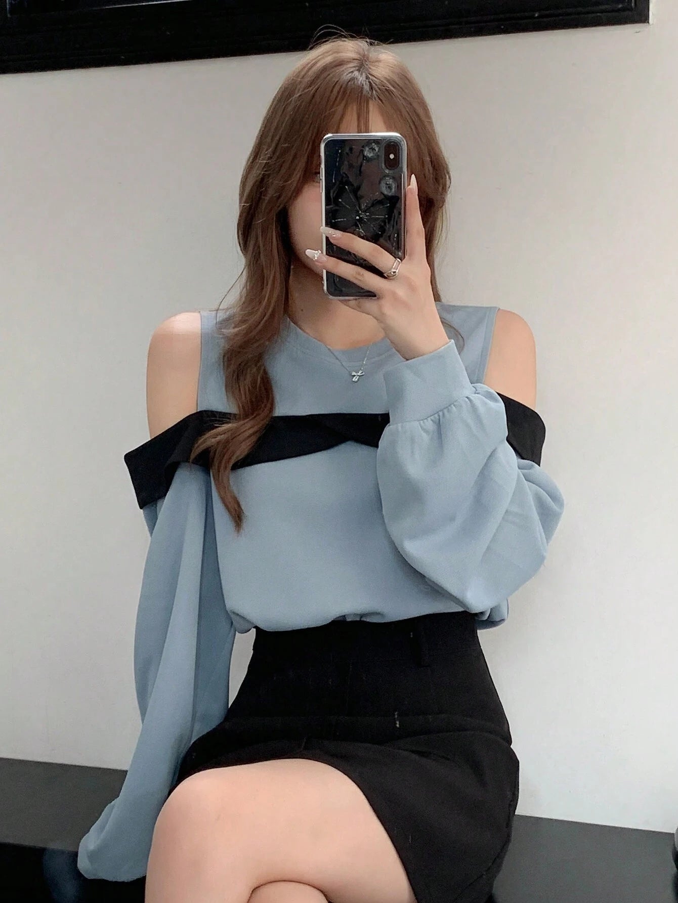 DAZY Contrast Panel Cold Shoulder Bishop Sleeve Pullover shein