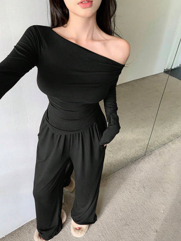 DAZY Women'S Long Sleeve Asymmetric Neckline T-Shirt And Pants Set shein