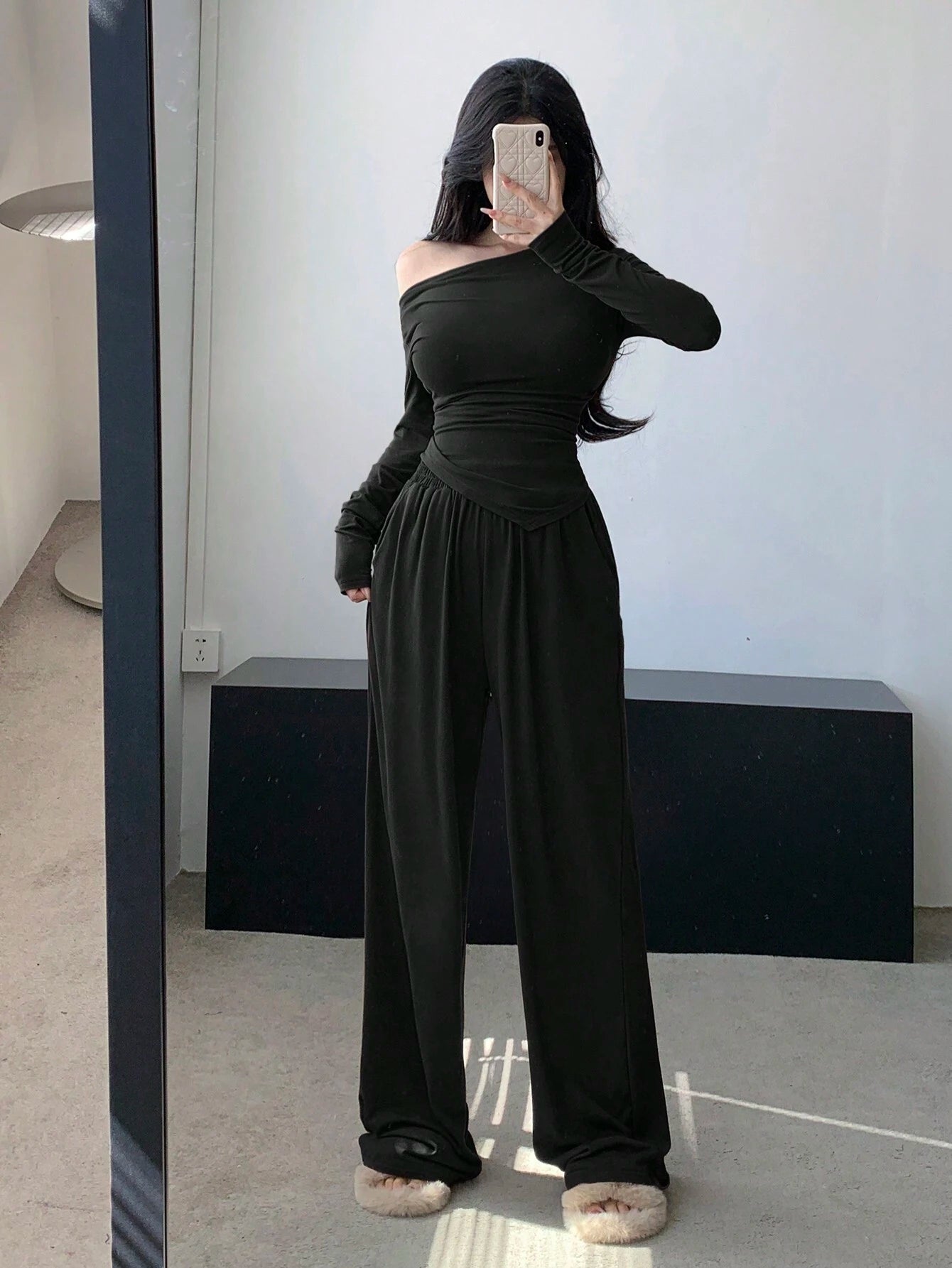 DAZY Women'S Long Sleeve Asymmetric Neckline T-Shirt And Pants Set shein