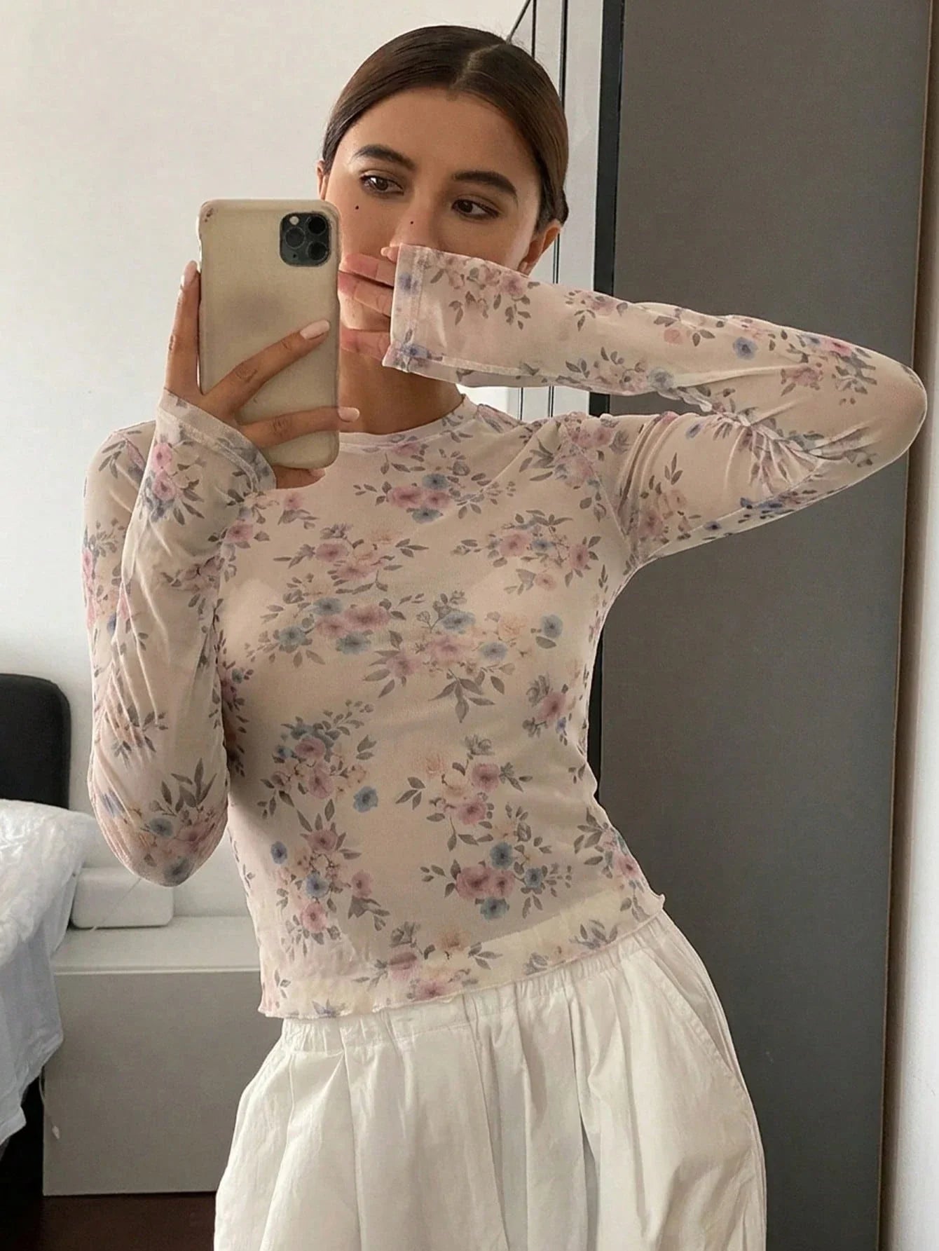 Women's Polka Dot Slim Fit Casual Round Neck Long Sleeve Top shein