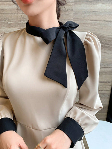 DAZY Homecoming Contrast Color Ruffle Collar Midi Dress