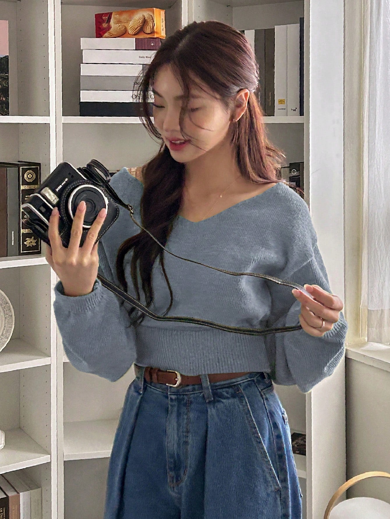 DAZY Vintage Minimalist V-Neck Long Sleeve Pullover Sweater