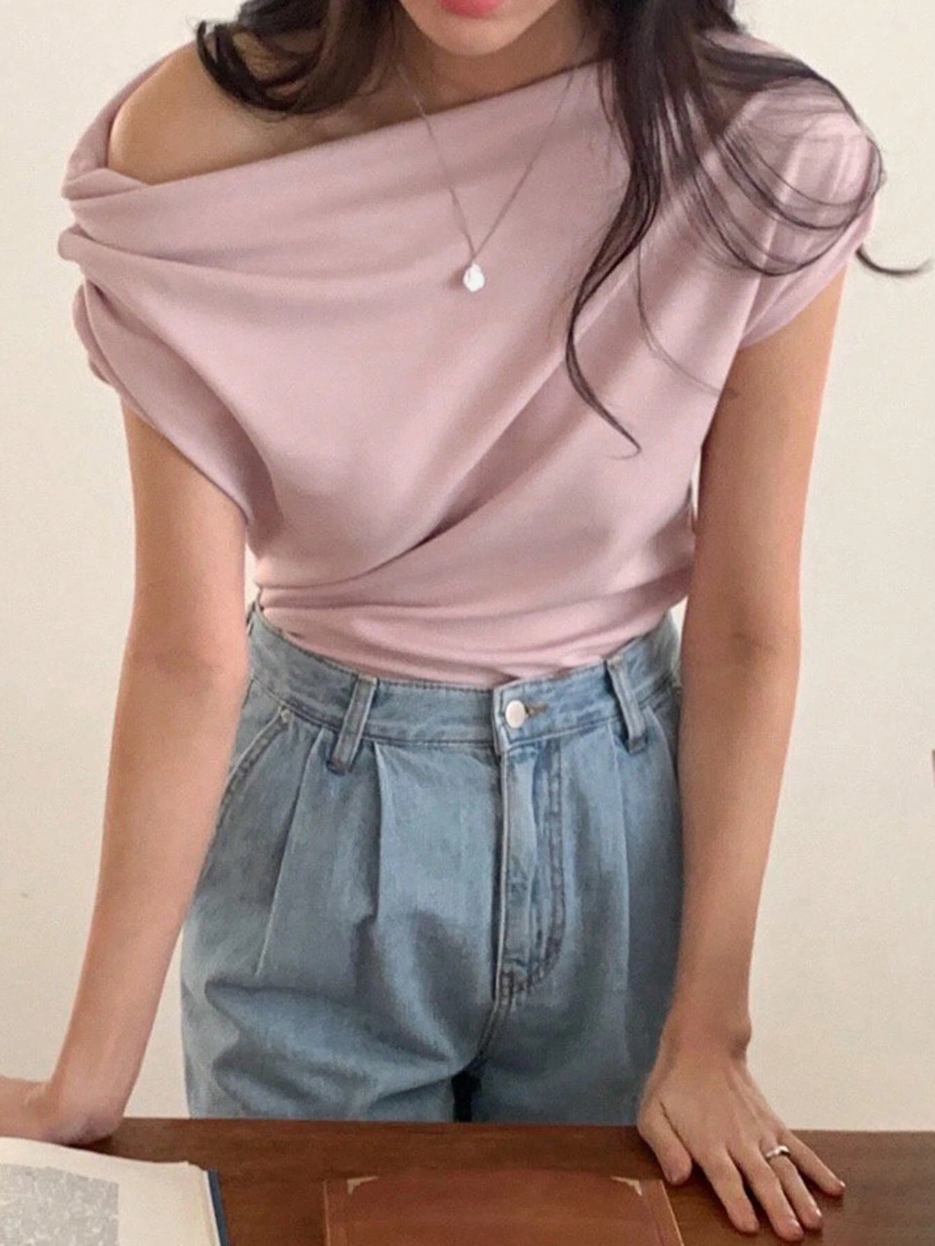 DAZY Women's Solid Color Pleated Shoulder T-Shirt