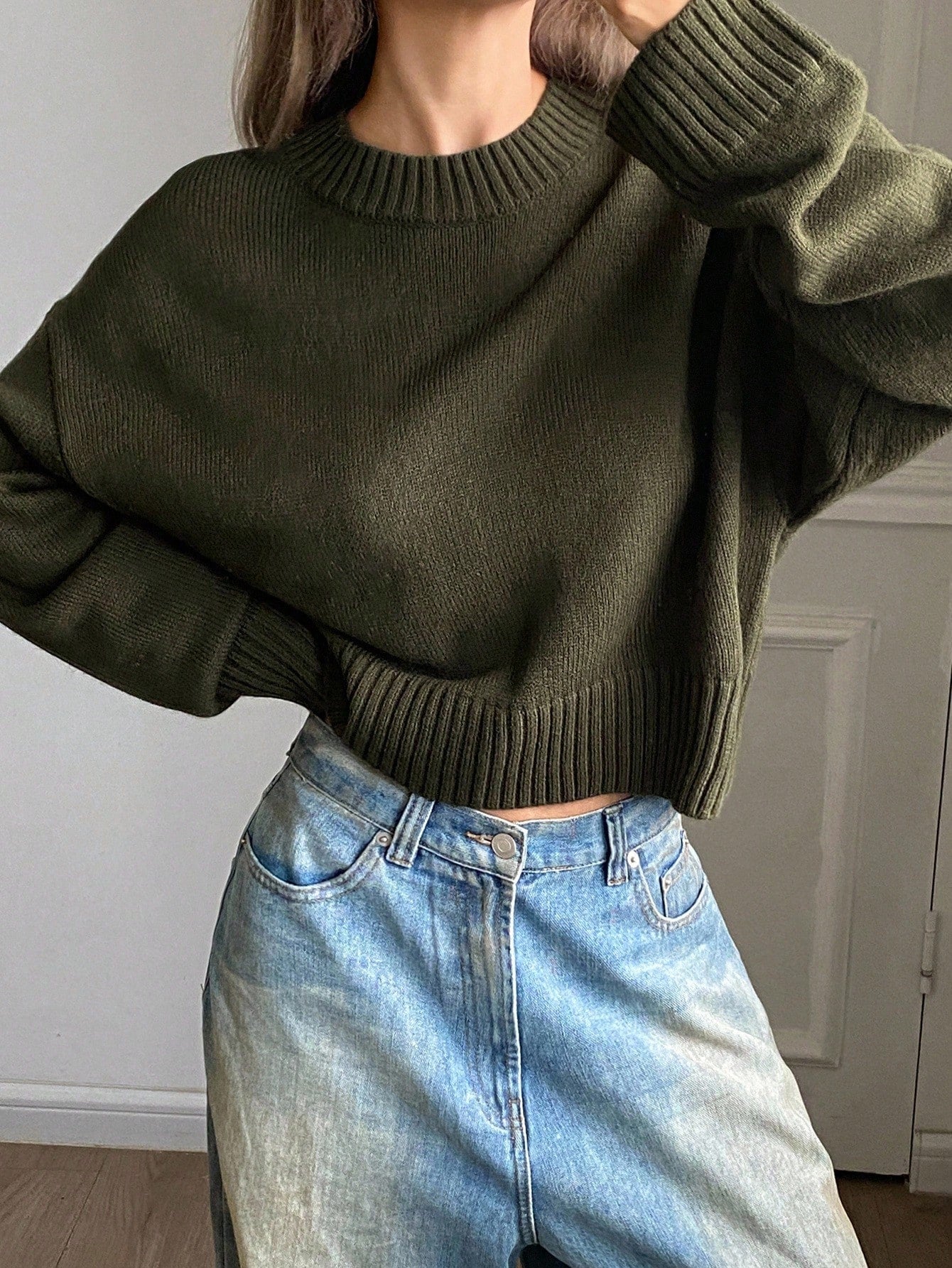 DAZY Solid Color Loose Short Crew Neck Casual Street Style Sweater