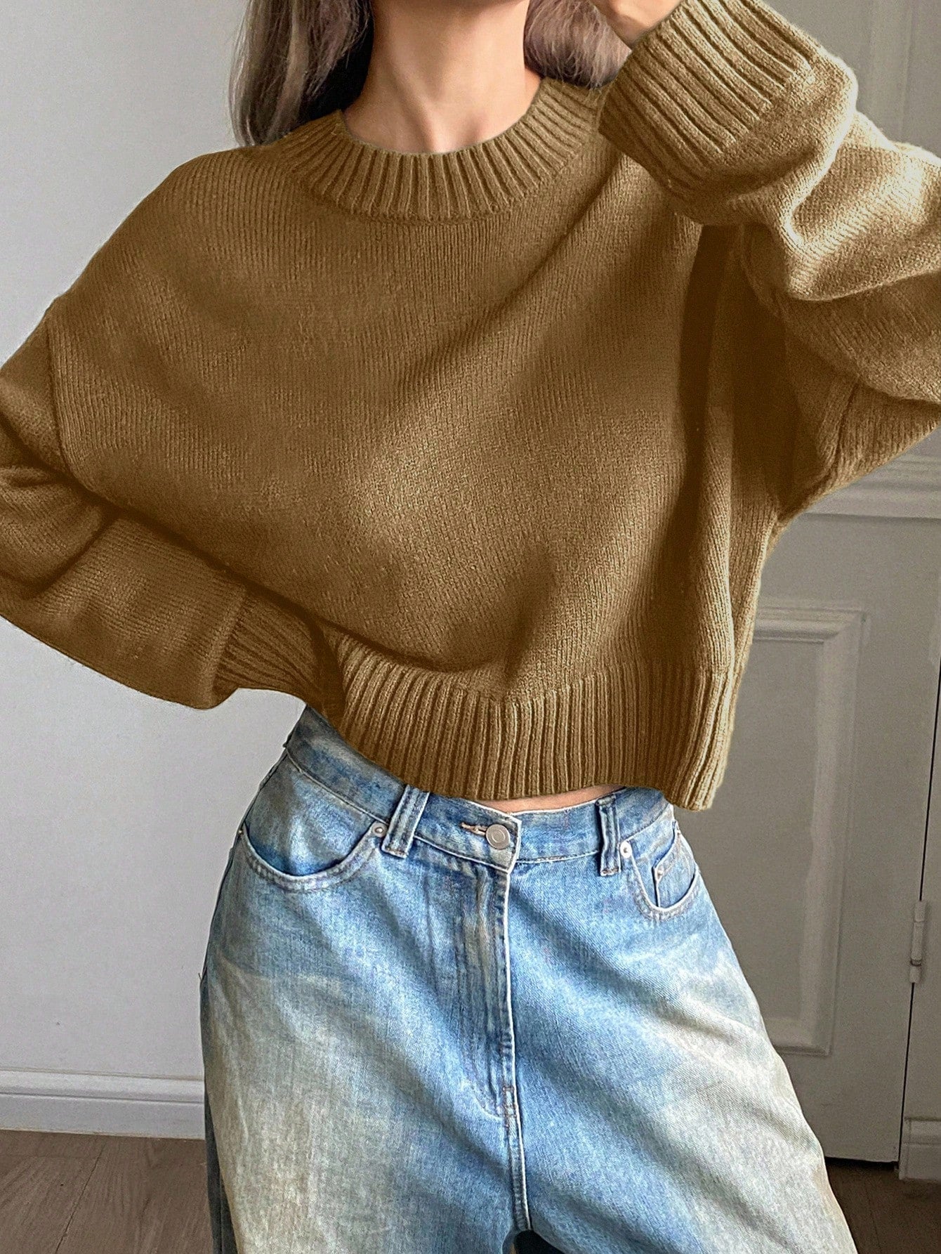 DAZY Solid Color Loose Short Crew Neck Casual Street Style Sweater