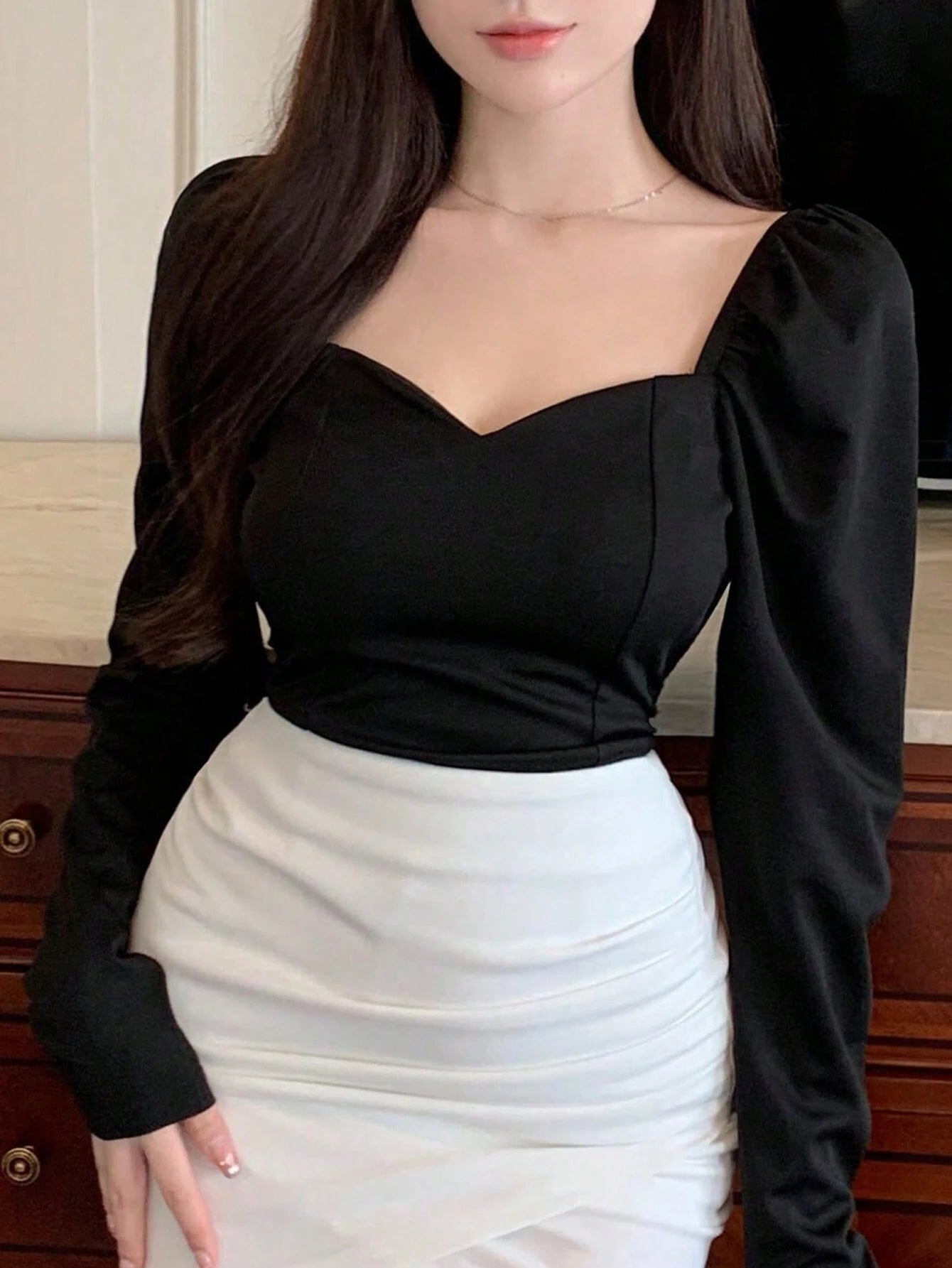 DAZY Solid Sweetheart Neck Puff Sleeve Blouse shein