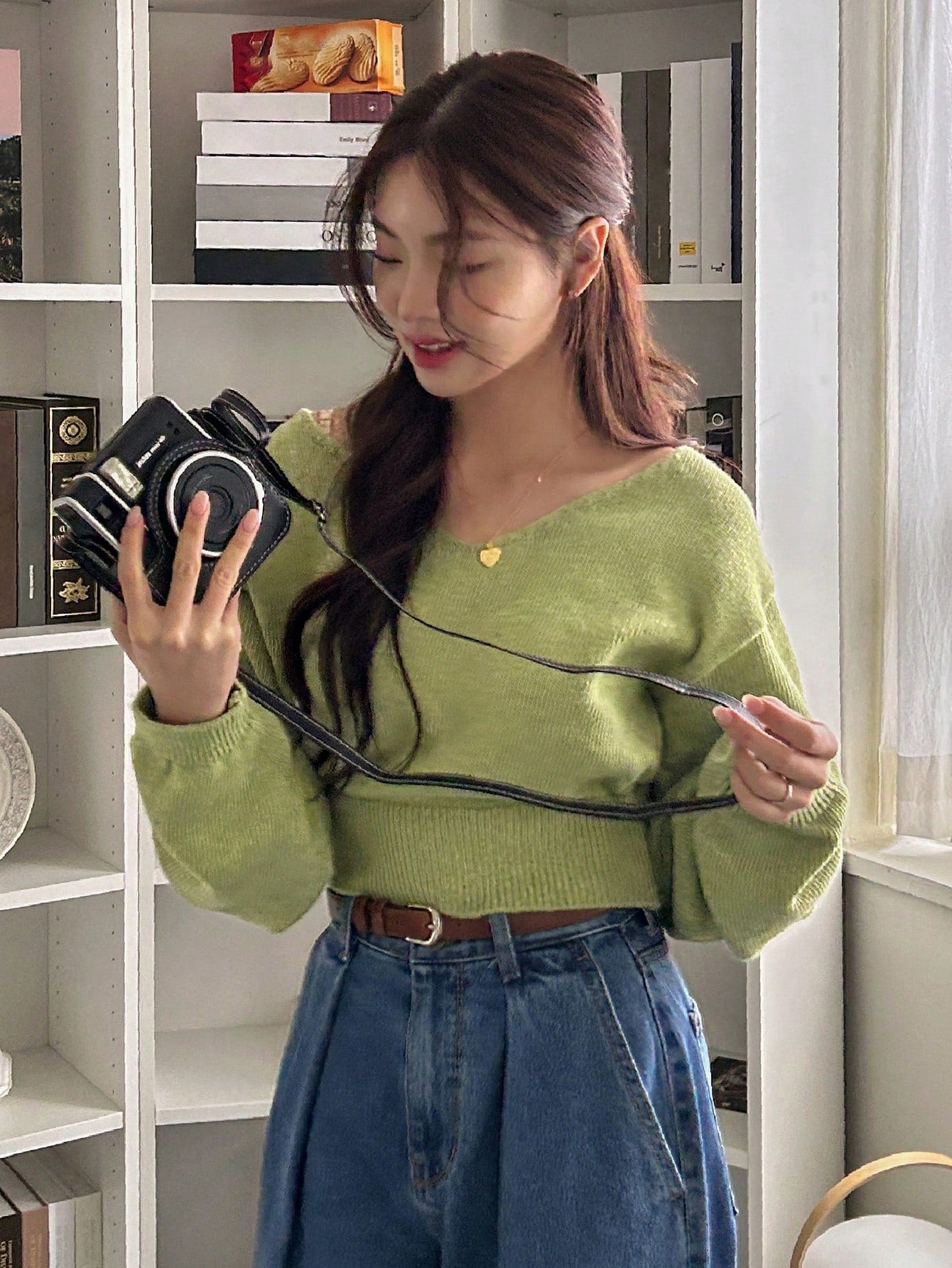 DAZY Vintage Minimalist V-Neck Long Sleeve Pullover Sweater