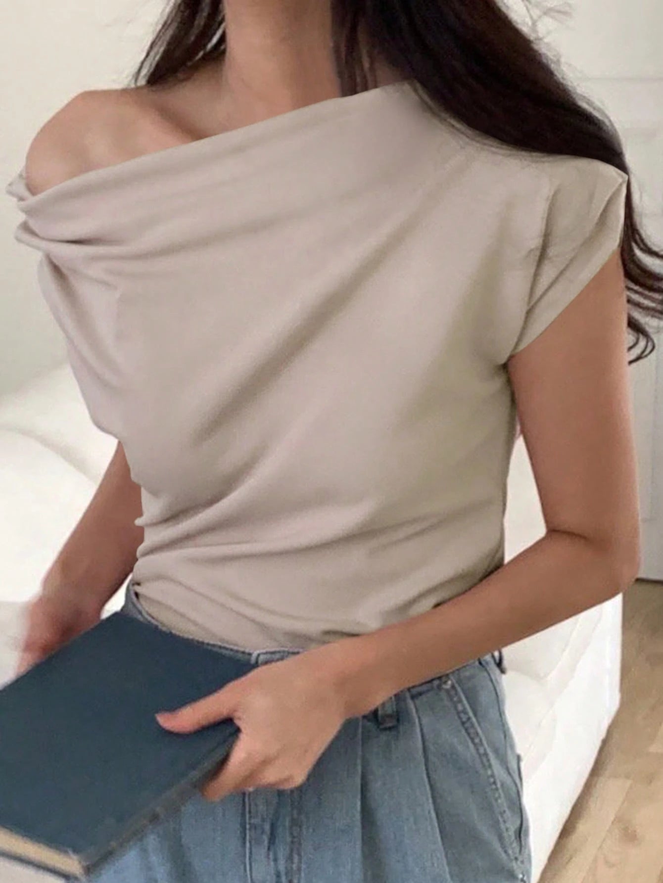 DAZY Women's Solid Color Pleated Shoulder T-Shirt