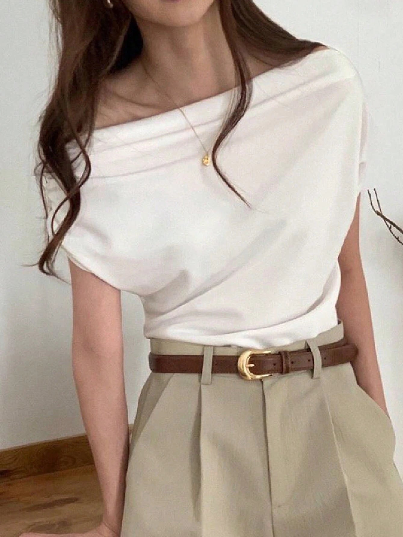 DAZY Women's Solid Color Pleated Shoulder T-Shirt