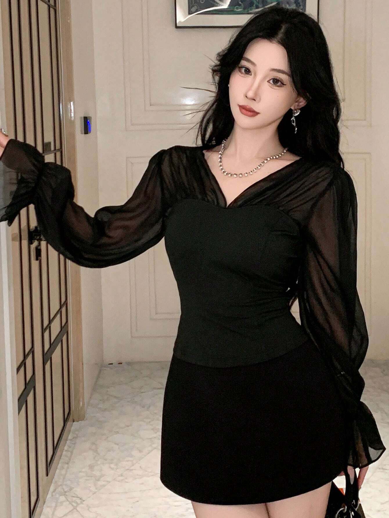 DAZY Women V-Neck Patchwork Puff Sleeve Blouse shein