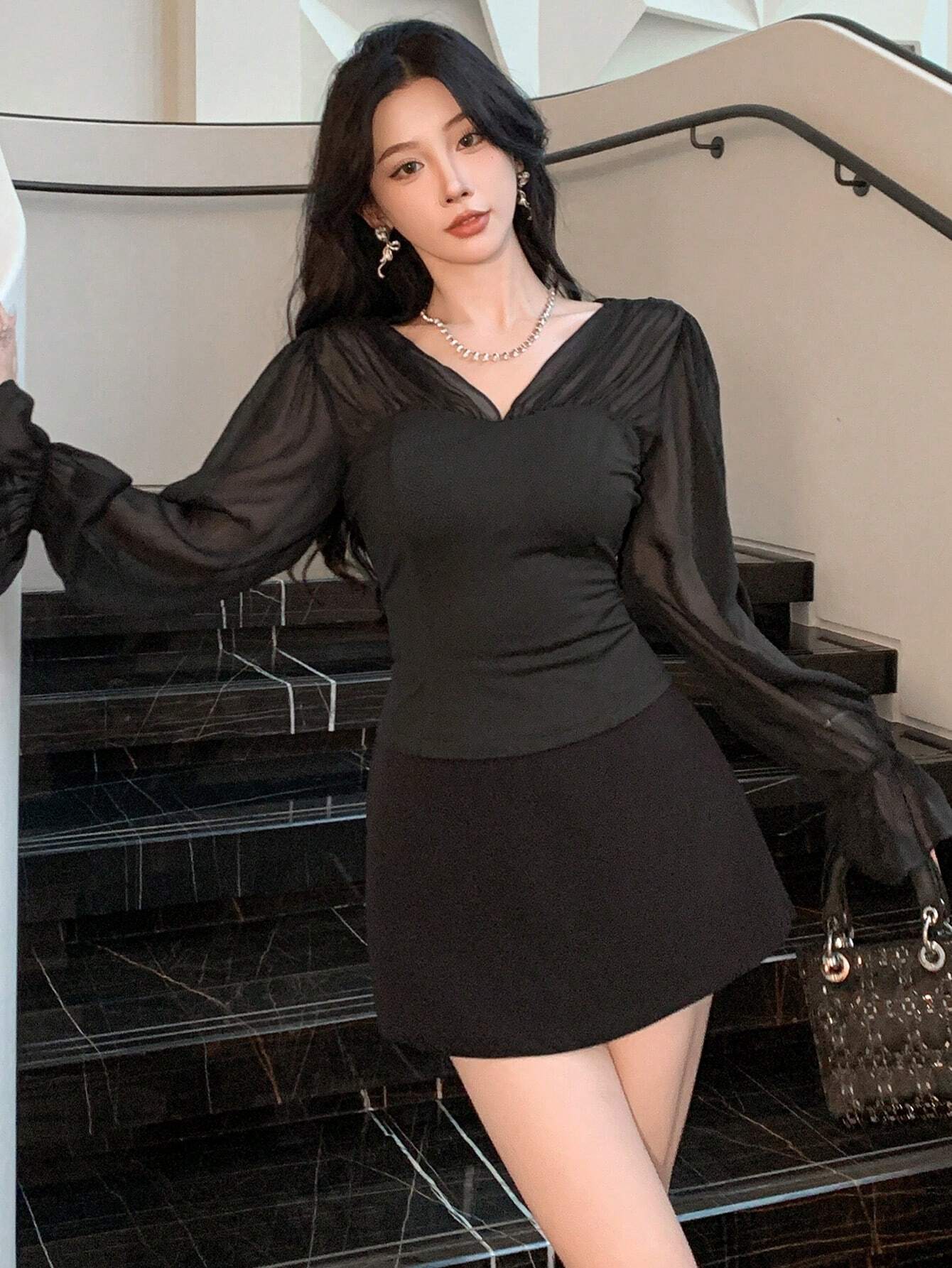 DAZY Women V-Neck Patchwork Puff Sleeve Blouse shein
