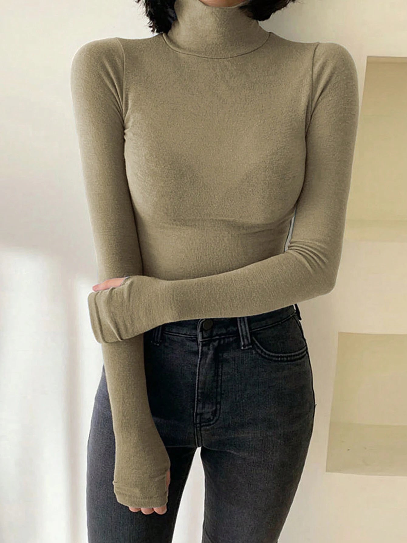 Solid Color Turtleneck Form-Fitting Thermal Lined T-Shirt Long Sleeve