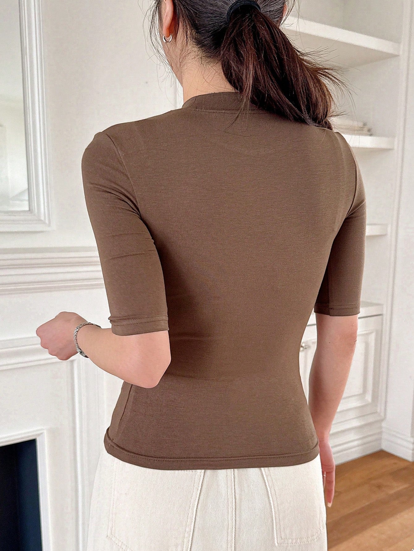 Women Plain Round Neck Short Sleeve Slim Fit Casual Top shein