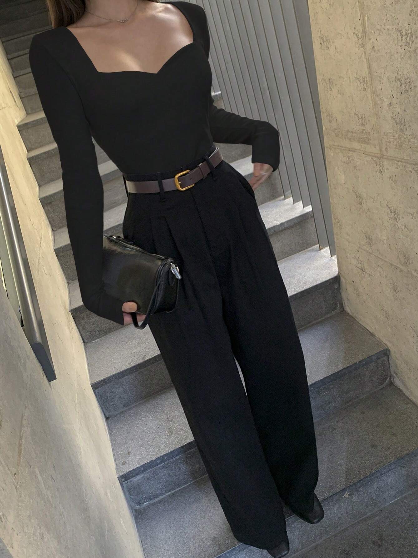 Women's Solid Color Fitted Long Sleeve Sweetheart Neckline T-Shirt shein