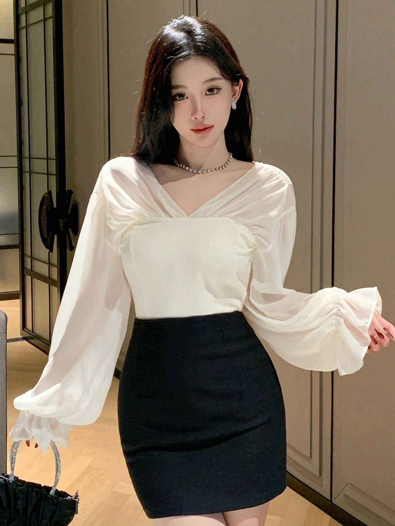 DAZY Women V-Neck Patchwork Puff Sleeve Blouse shein