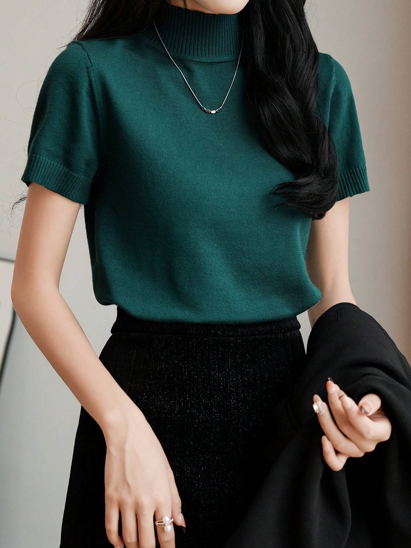 Women Casual Solid Color Turtleneck Slim Fit Short Sleeve Knit Top