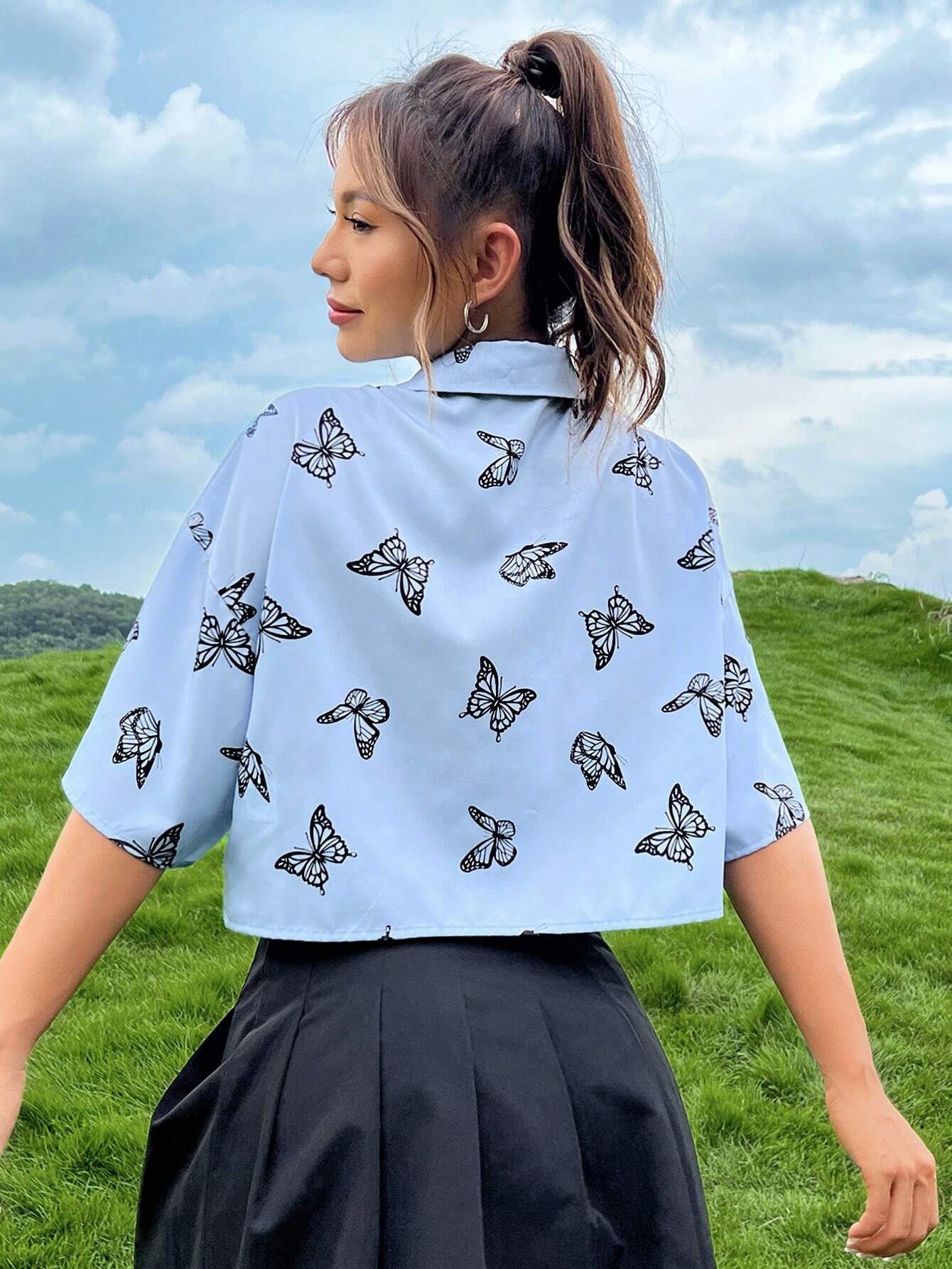 EZwear Butterfly Print Drop Shoulder Crop Shirt shein