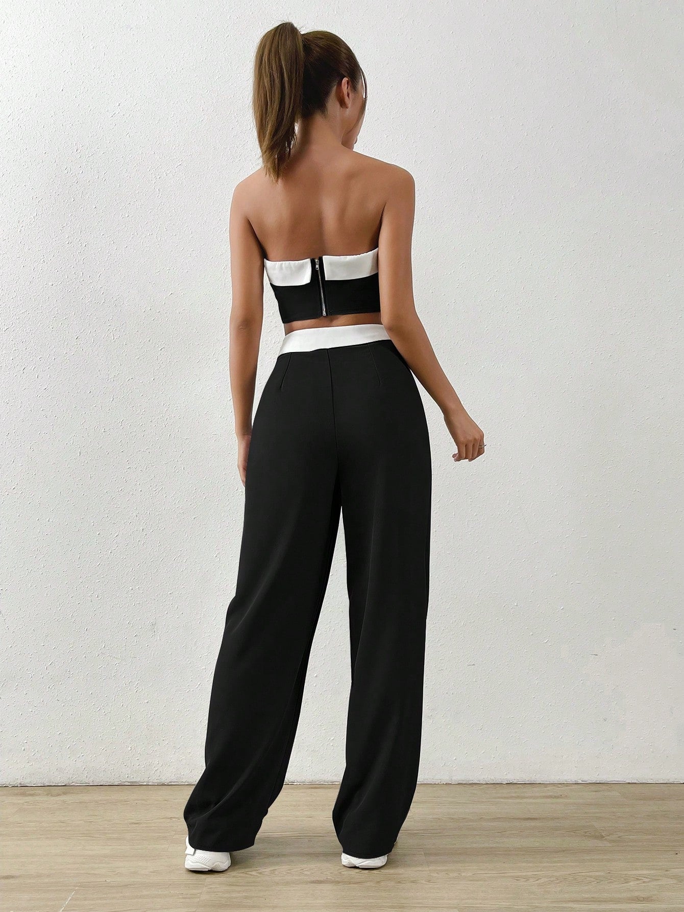 EZwear Contrast Trim Tube Top & Folded Waist Wide Leg Pants shein
