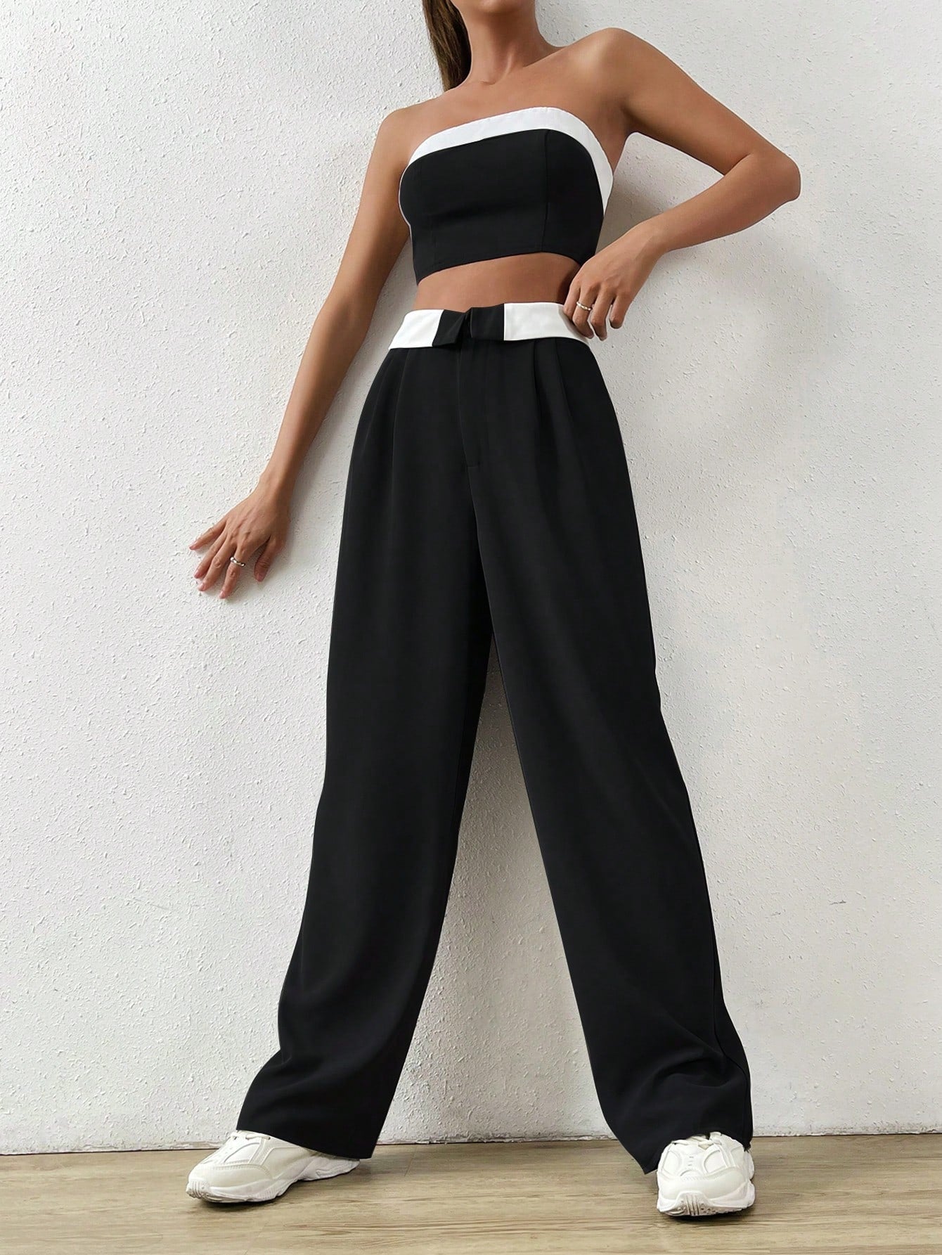 EZwear Contrast Trim Tube Top & Folded Waist Wide Leg Pants shein