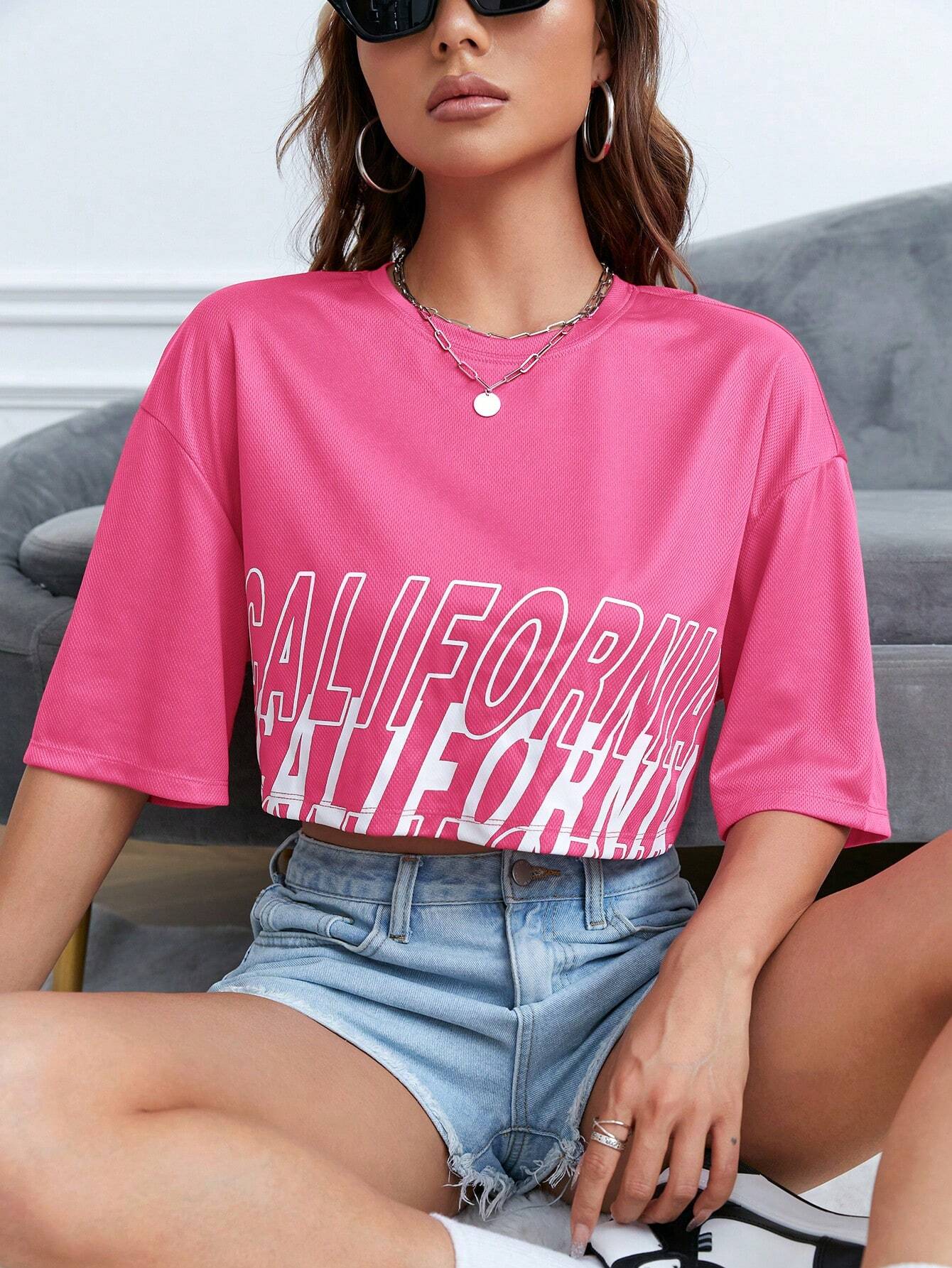 EZwear Letter Graphic Drop Shoulder Crop Tee shein