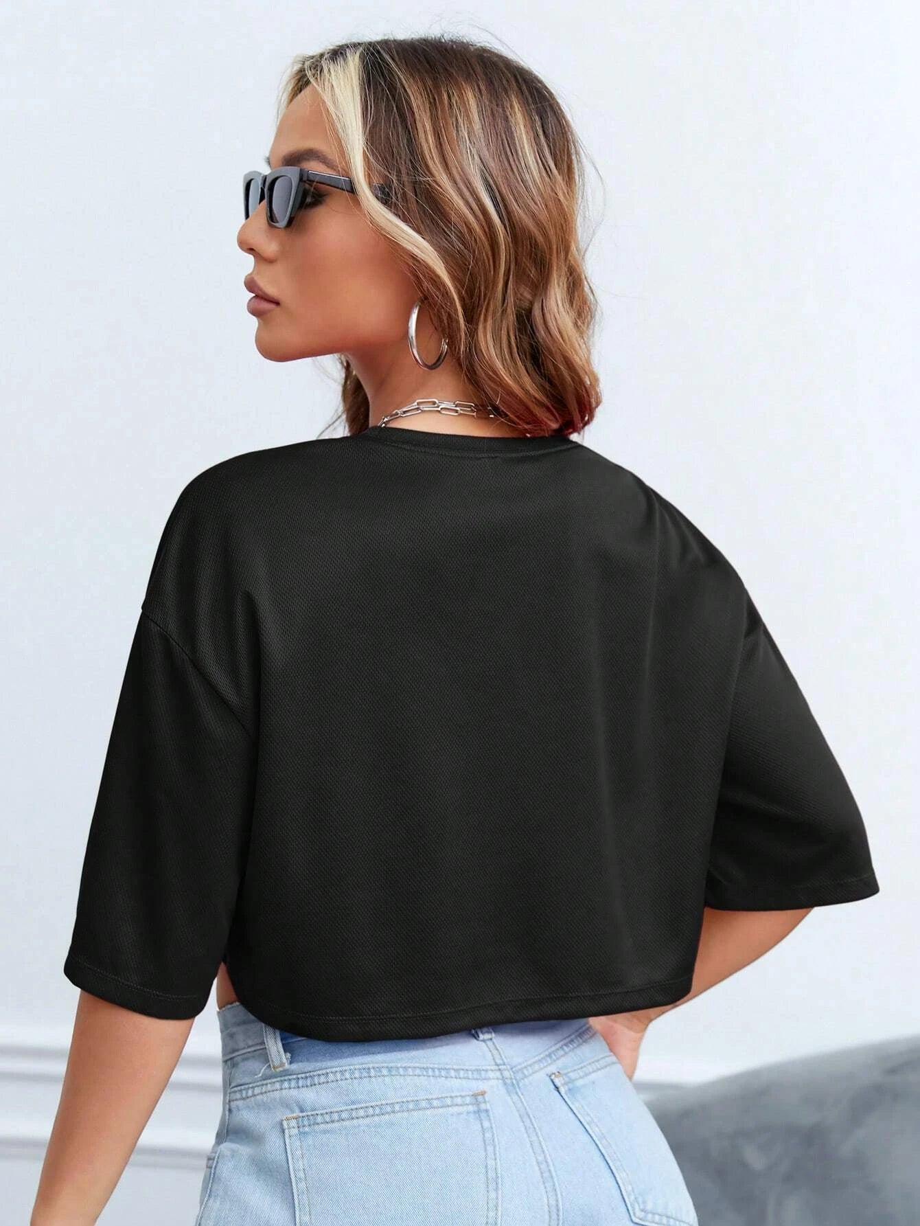 EZwear Letter Graphic Drop Shoulder Crop Tee shein