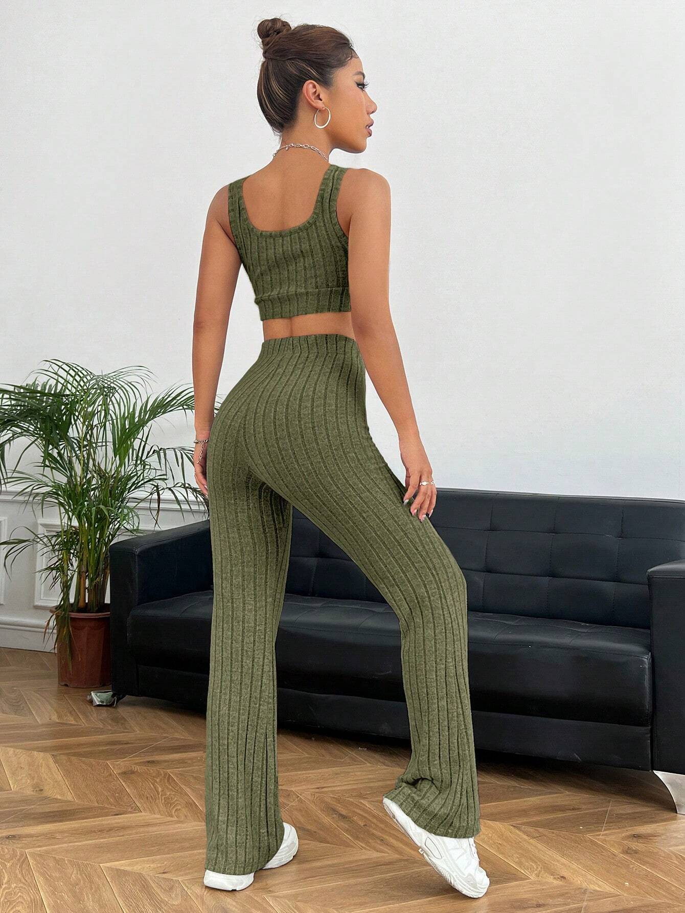 EZwear Solid Crop Tank Top & Flare Leg Pants shein