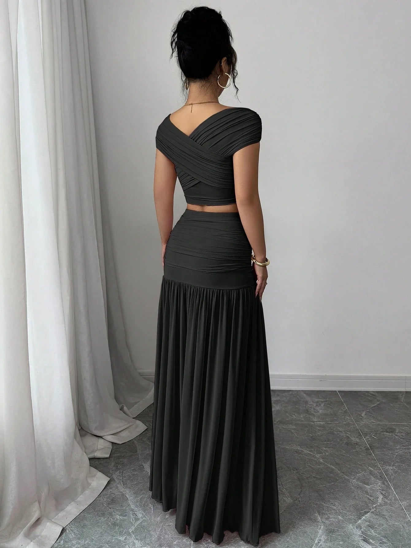 2pcs/Set Women Solid Color Fitted Simple Top And Skirt shein