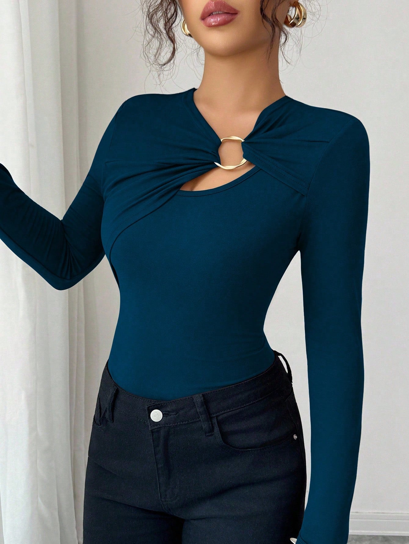 Women's Solid Color Ring Design Fitted Long Sleeve T-Shirt shein