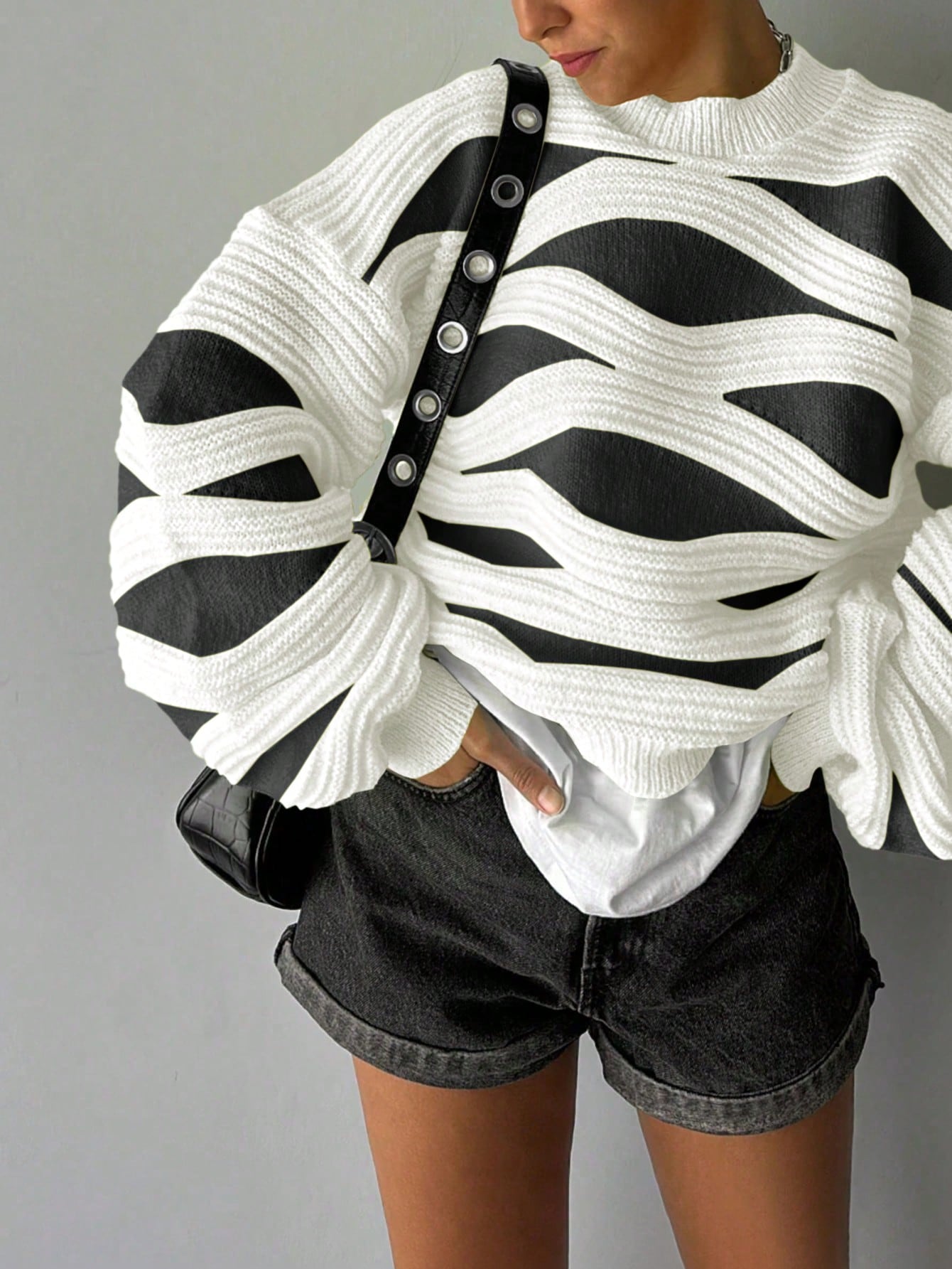 Women Round Neck Wave Stripe Color Collision Long-Sleeved Knit Sweater