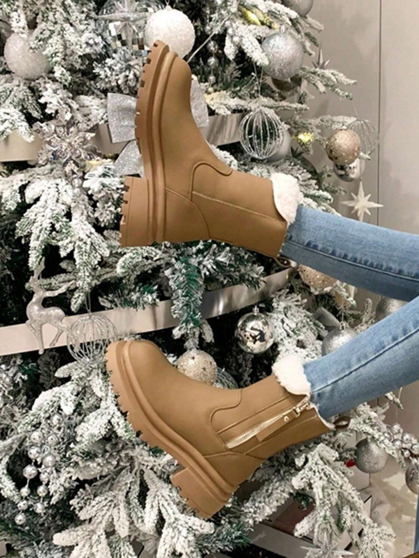 Fashionable Plush Lined Thickened Women's Outdoor Snow Boots With Leather Surface Water Resistance shein