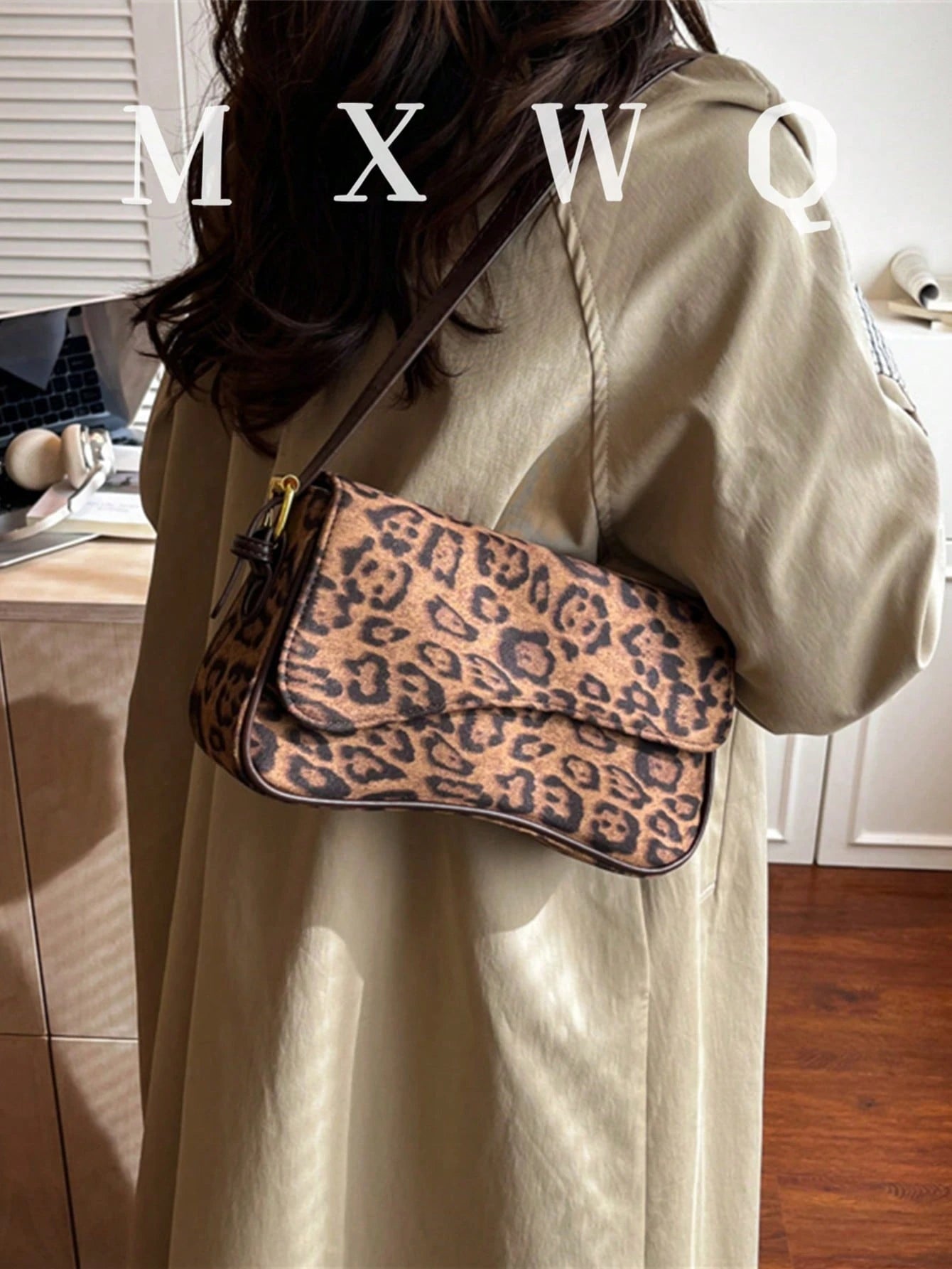 Fashionable Crocodile Embossed Women's Crossbody Bag