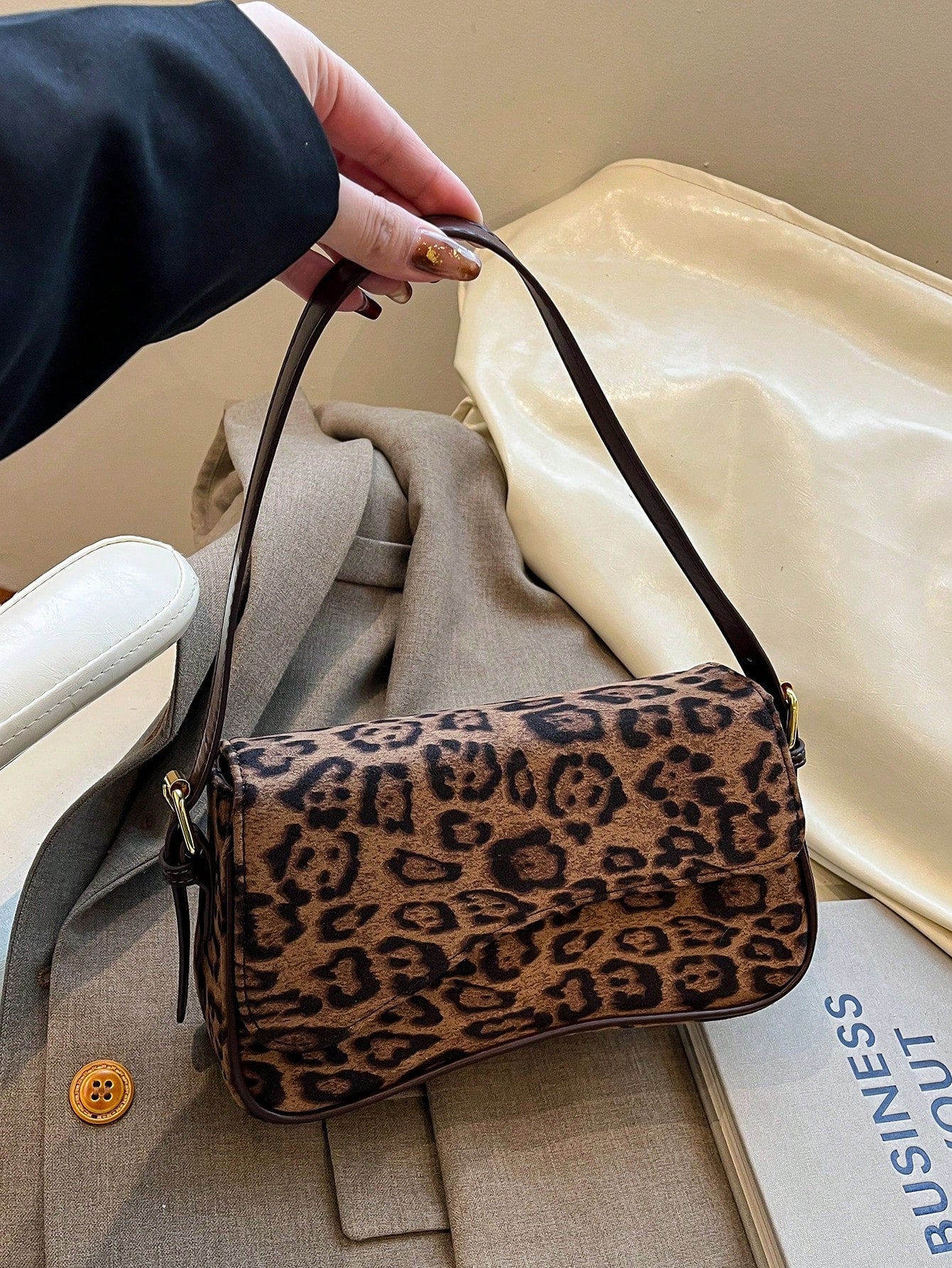 Fashionable Crocodile Embossed Women's Crossbody Bag