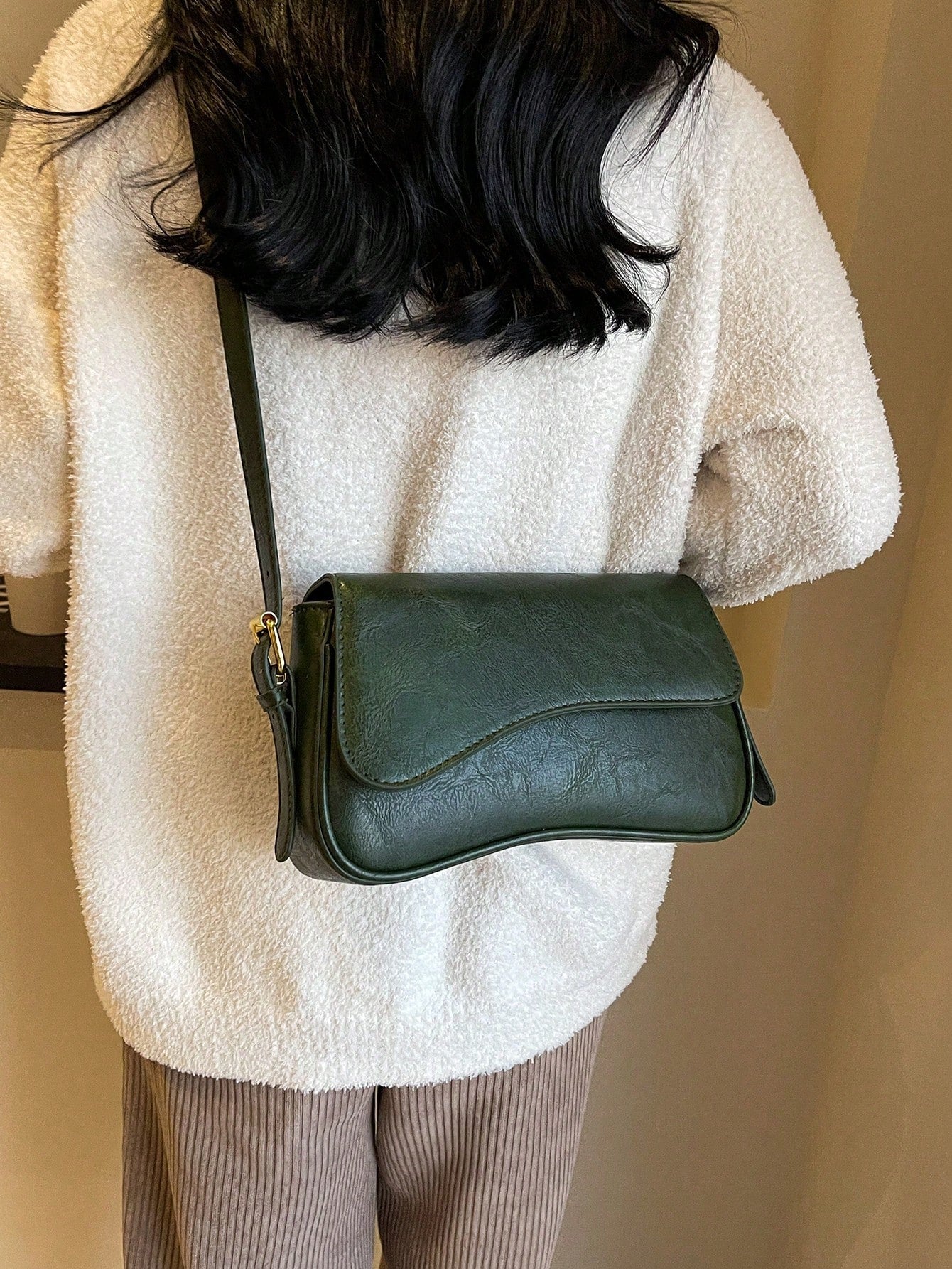 Fashionable Crocodile Embossed Women's Crossbody Bag