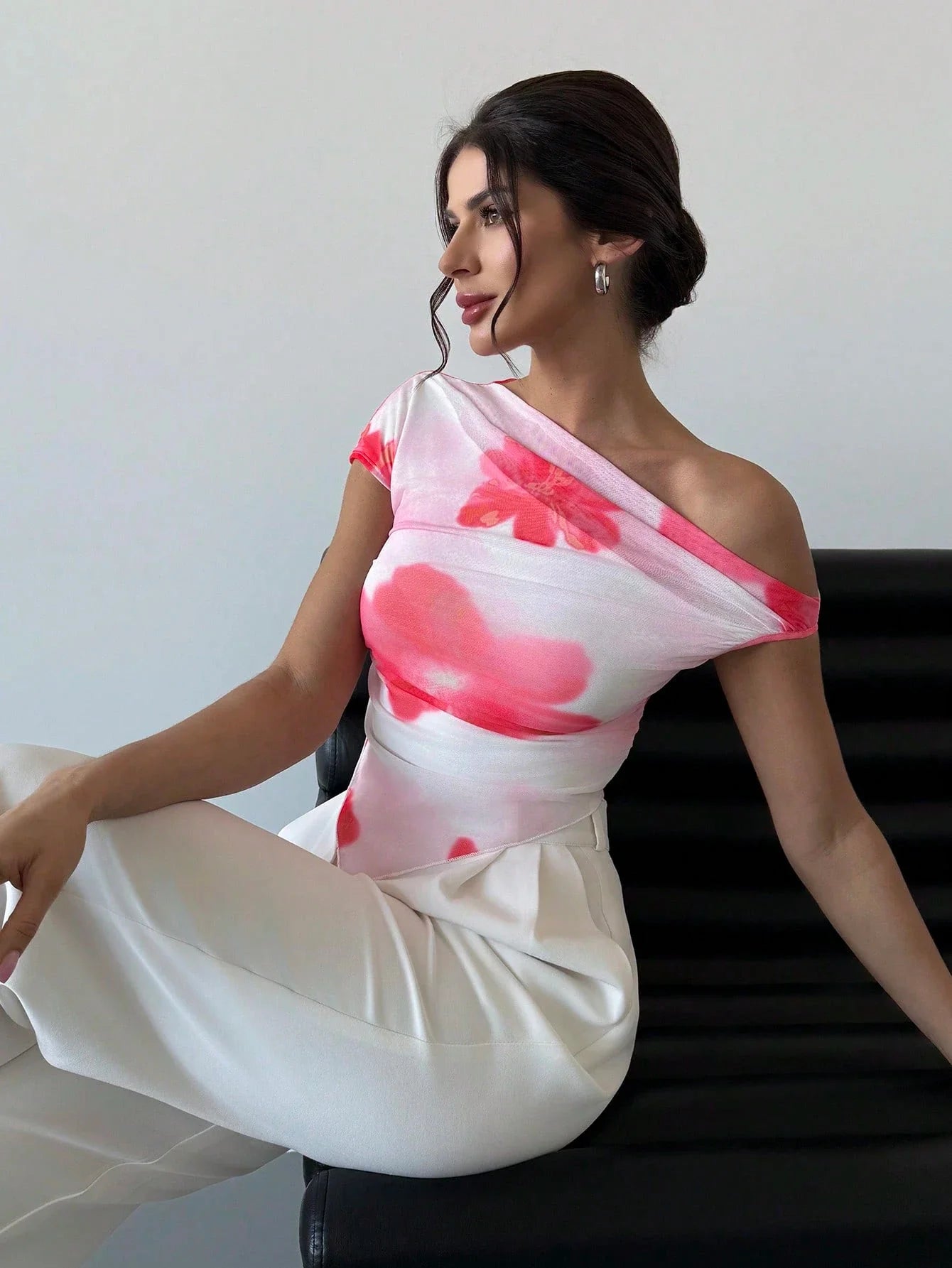 Asymmetrical Hem Open Shoulder Asymmetrical Short Sleeve Cropped T-Shirt shein