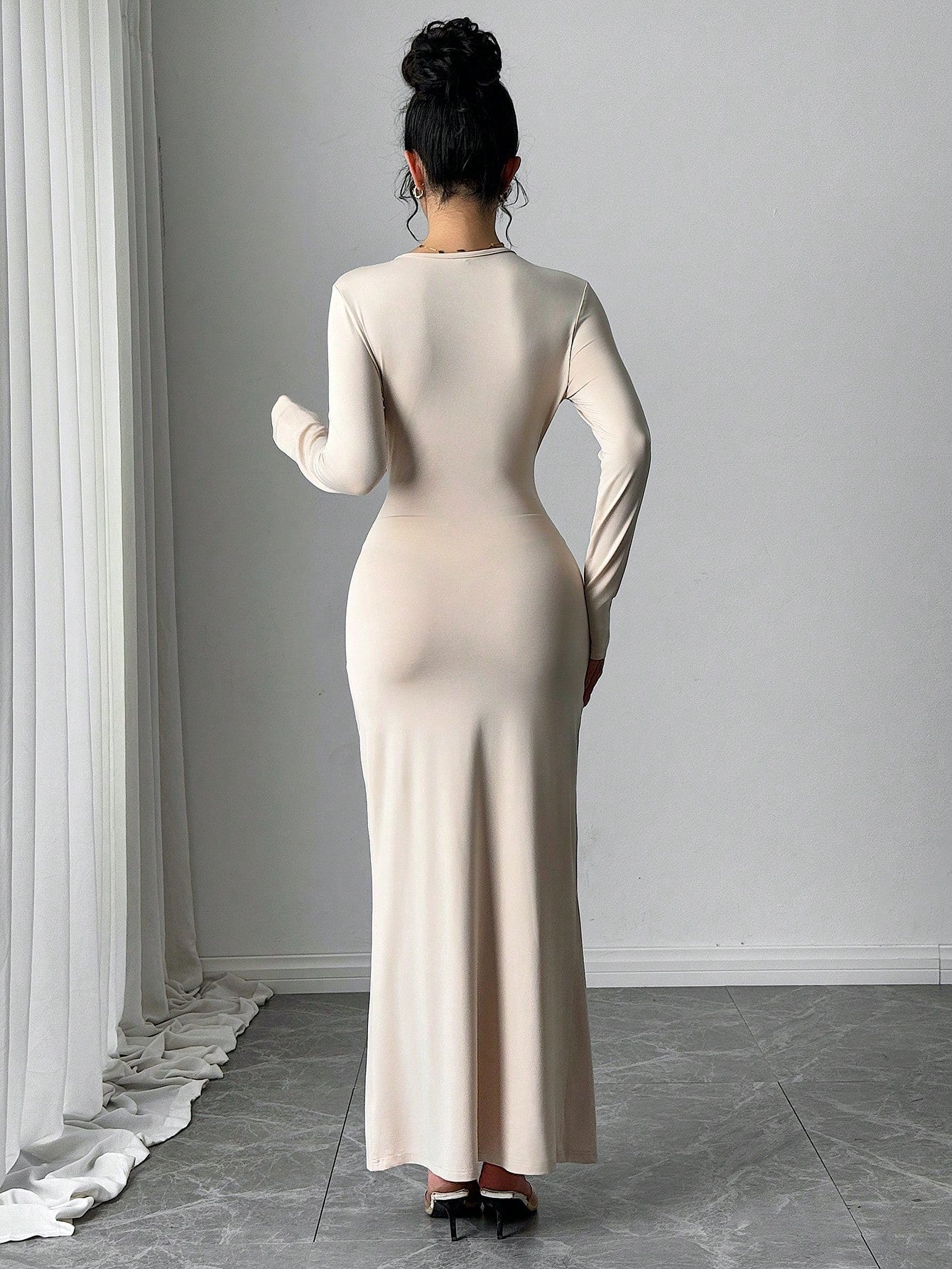 Fashion Vintage-Style Laser-Cut Rose Metal Flower Decor Long Sleeve Bodycon Dress shein