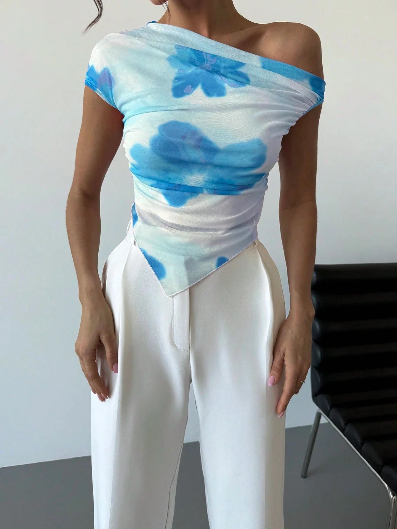 Asymmetrical Hem Open Shoulder Asymmetrical Short Sleeve Cropped T-Shirt shein
