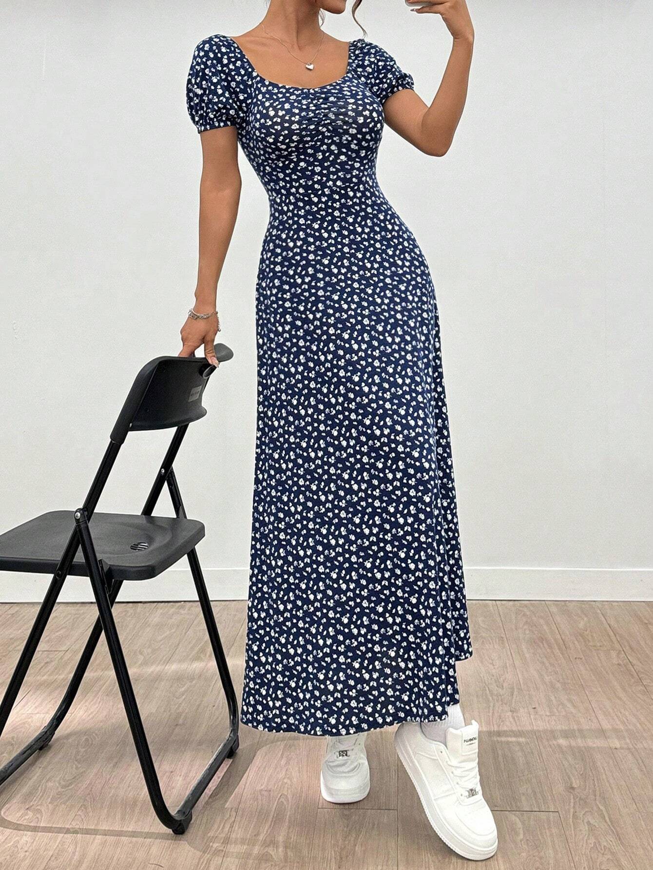 Ditsy Floral Square Neck Puff Sleeve Straight Short Sleeve Midi Dress shein