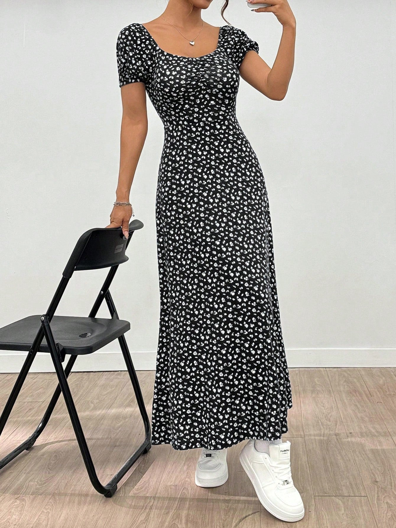 Ditsy Floral Square Neck Puff Sleeve Straight Short Sleeve Midi Dress shein