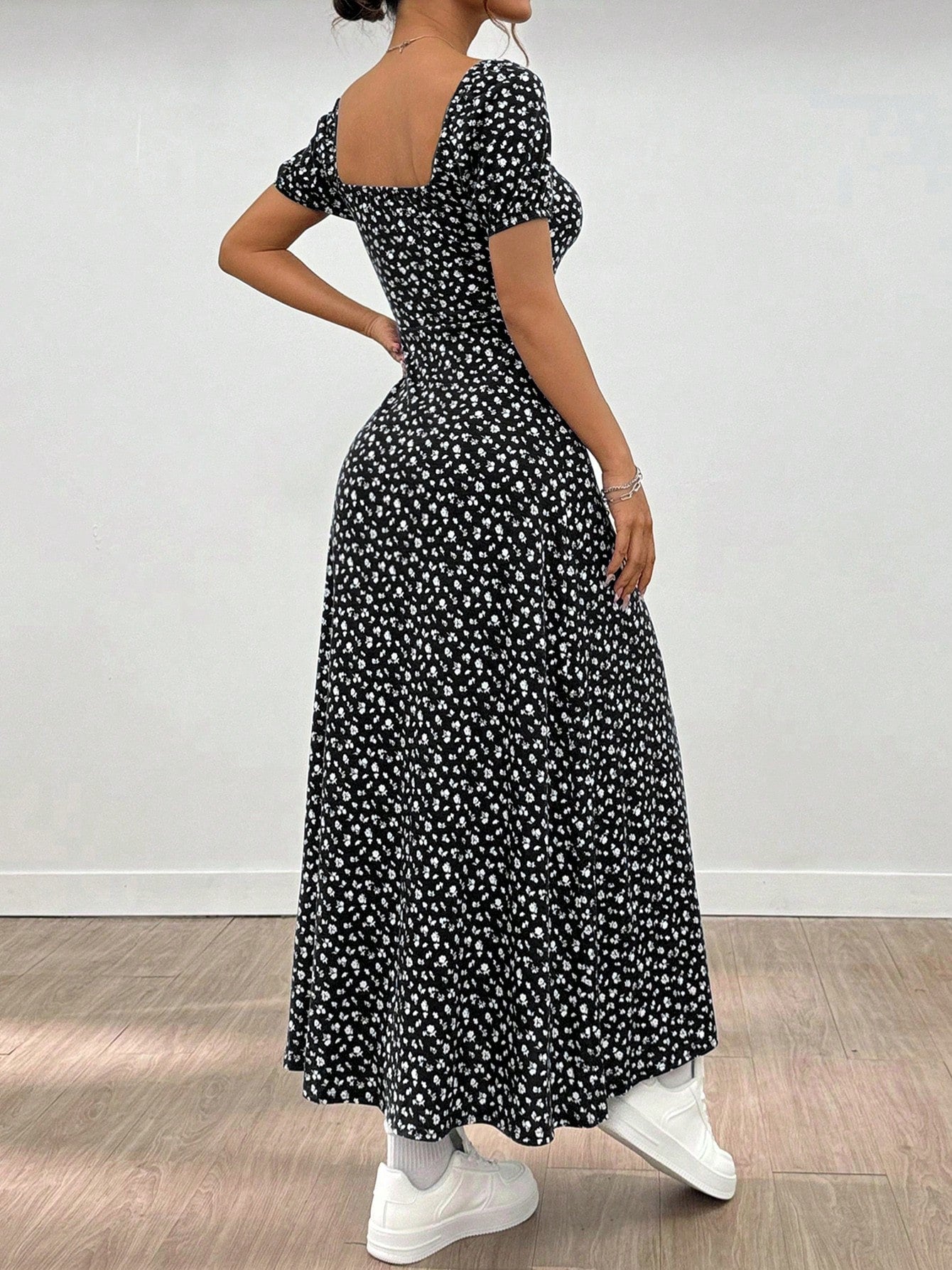 Ditsy Floral Square Neck Puff Sleeve Straight Short Sleeve Midi Dress shein
