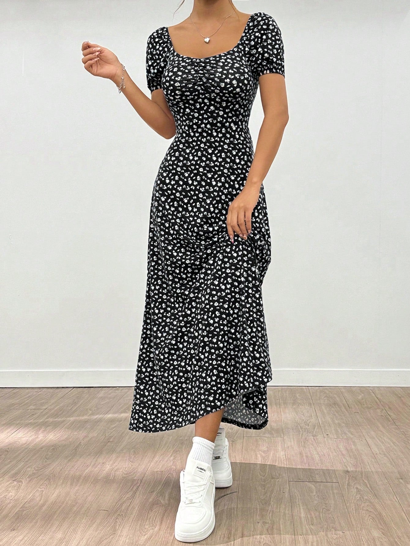 Ditsy Floral Square Neck Puff Sleeve Straight Short Sleeve Midi Dress shein