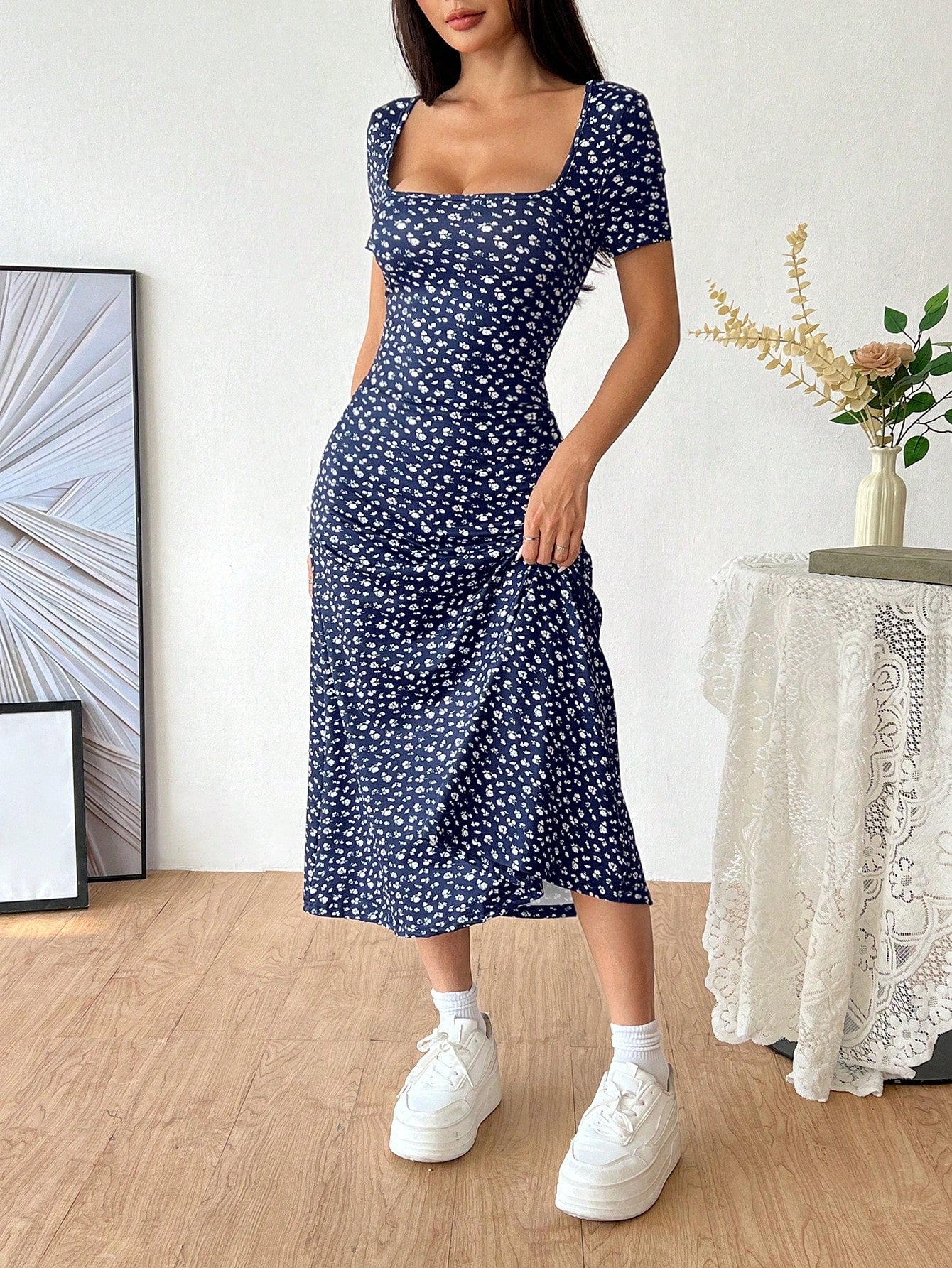 Women's Ditsy Floral Short Sleeve Square Neck Dress shein
