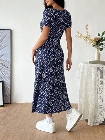 Women's Ditsy Floral Short Sleeve Square Neck Dress