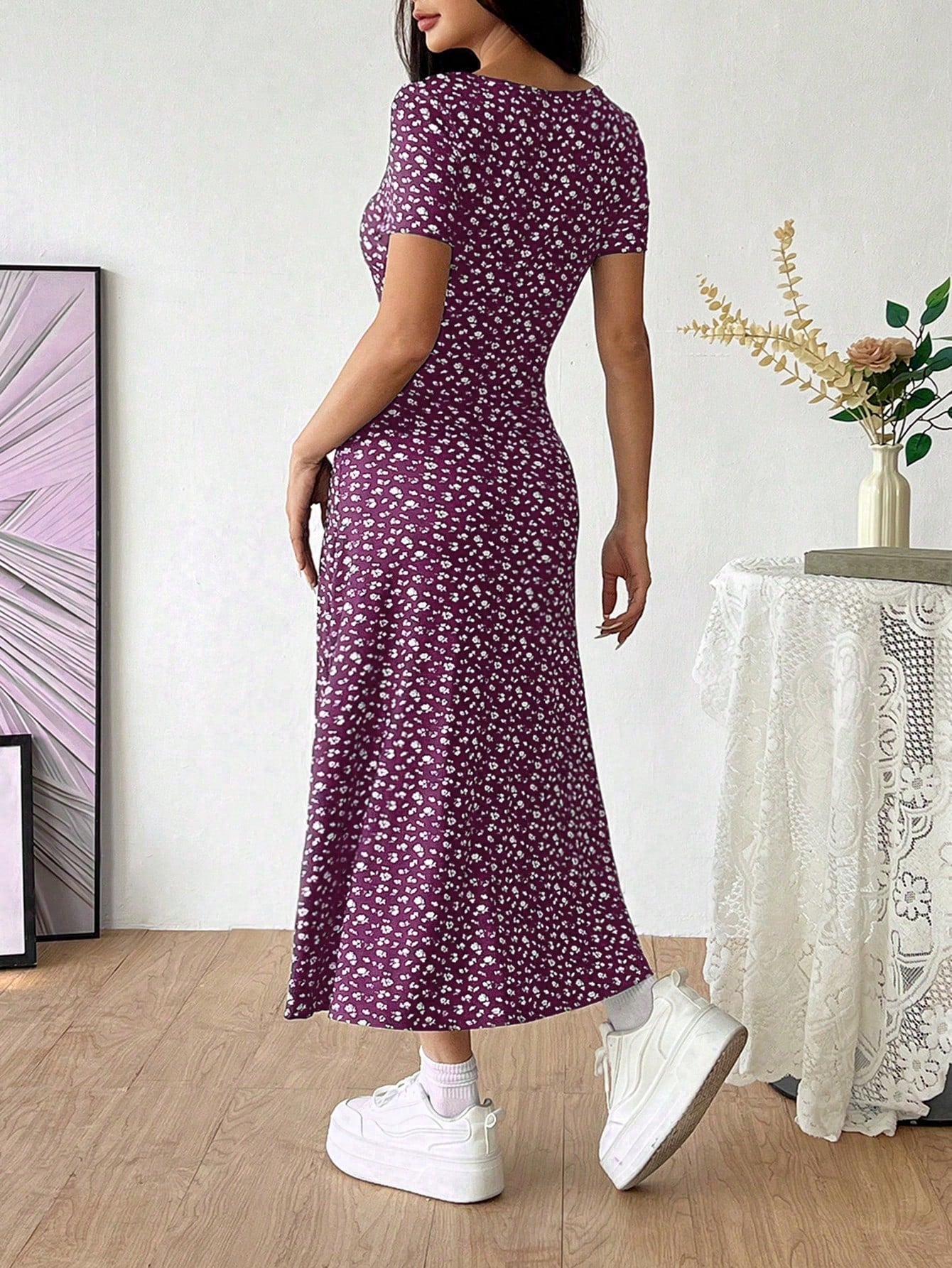 Women's Ditsy Floral Short Sleeve Square Neck Dress shein