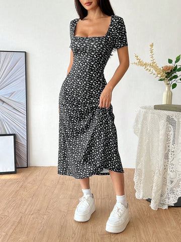 Women's Ditsy Floral Short Sleeve Square Neck Dress