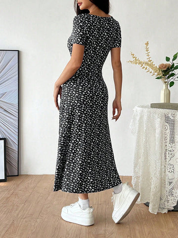 Women's Ditsy Floral Short Sleeve Square Neck Dress