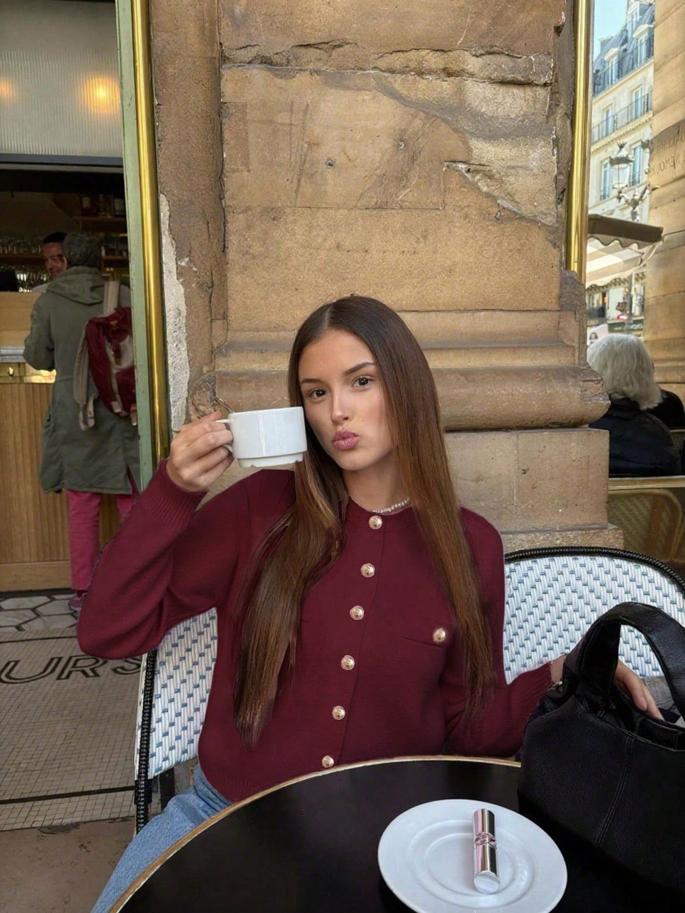 Round Neck Long Sleeved Knitted Sweater