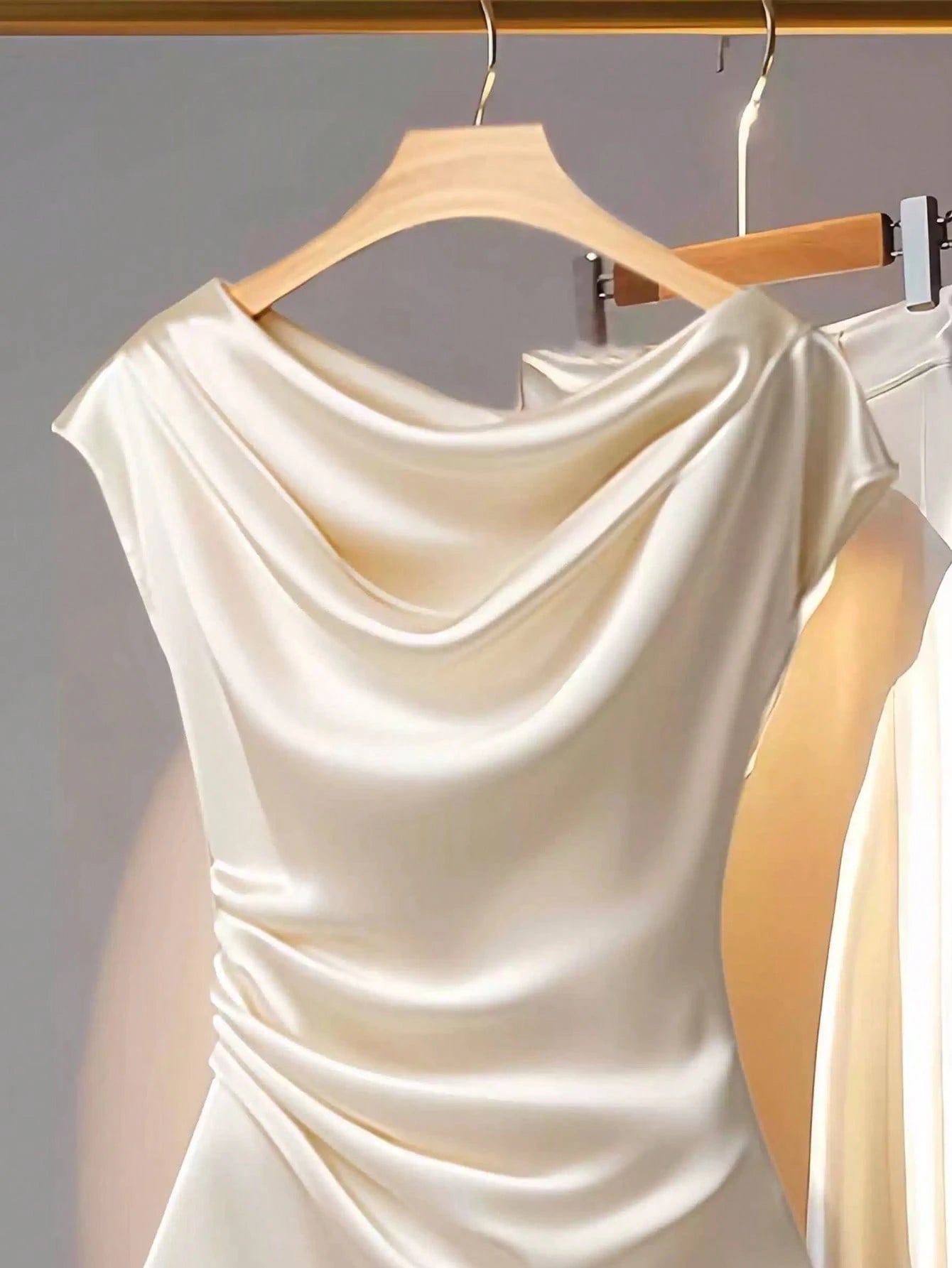 Franclia 2pcs Set Elegant Commuter Solid Color V-Neck Blouse And Skirt