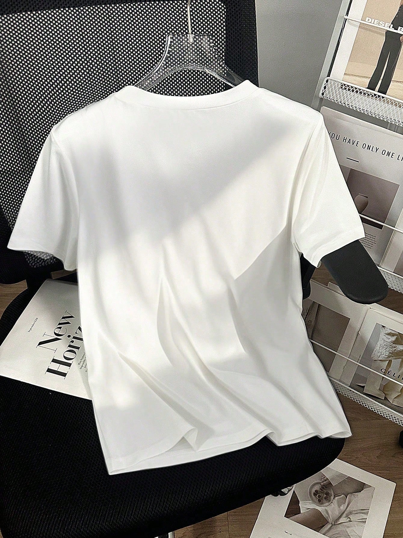 Women's Casual Studded And Chain Decor Round Neck Short Sleeve T-Shirt shein