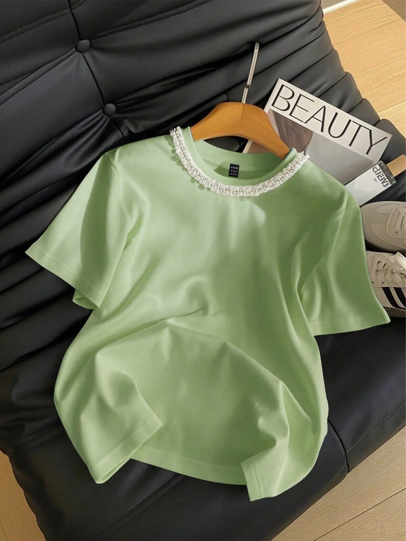 Women's Casual Studded And Chain Decor Round Neck Short Sleeve T-Shirt shein